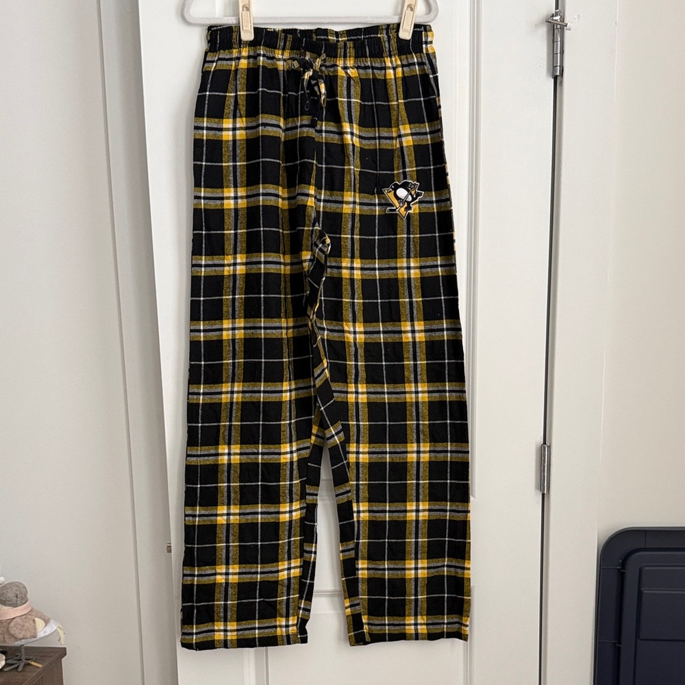 Pittsburgh Penguins Men’s Black & Yellow Plaid Pajama Pants